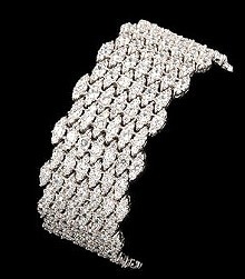 elegantes breites armband aus silber